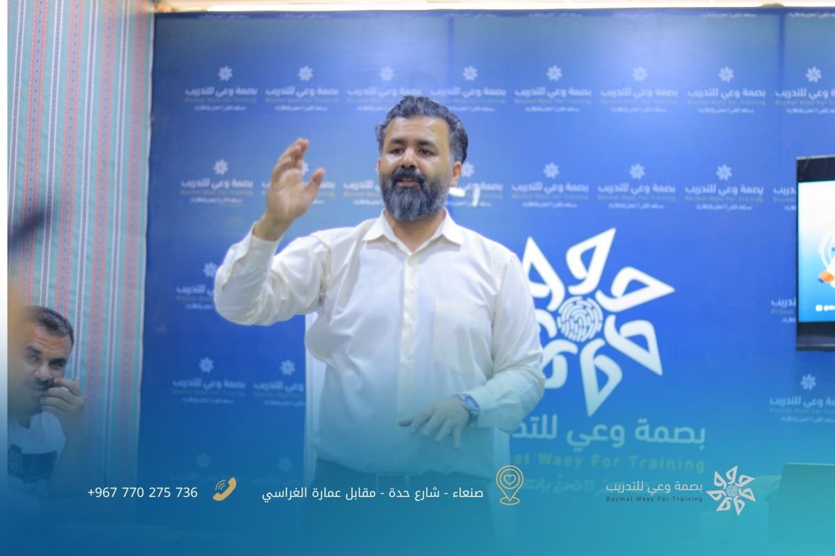فن التقديم: كيف تُمسك جمهورك من أول جملة؟